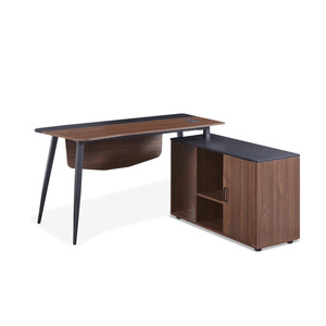 ESCRITORIO EN L NOGAL Y NEGRO CON DETALLES EN MESH METAL Y CREDENZA CON PUERTA Y ENTREPANOS ESCRITORIO EN L NOGAL Y NEGRO CON DETALLES EN MESH METAL Y CREDENZA CON PUERTA Y ENTREPANOS