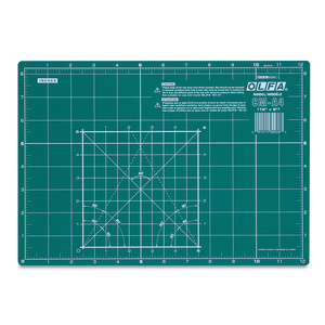 TABLA DE CORTE OLFA A4 (MEDIDAS 32CM X 22.5CM)