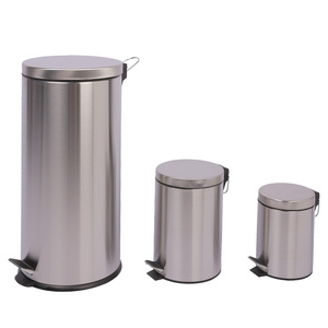 BASURERO EN SET DE 3 UNIDADES RED TOP BASURERO EN SET DE 3 UNIDADES RED TOP